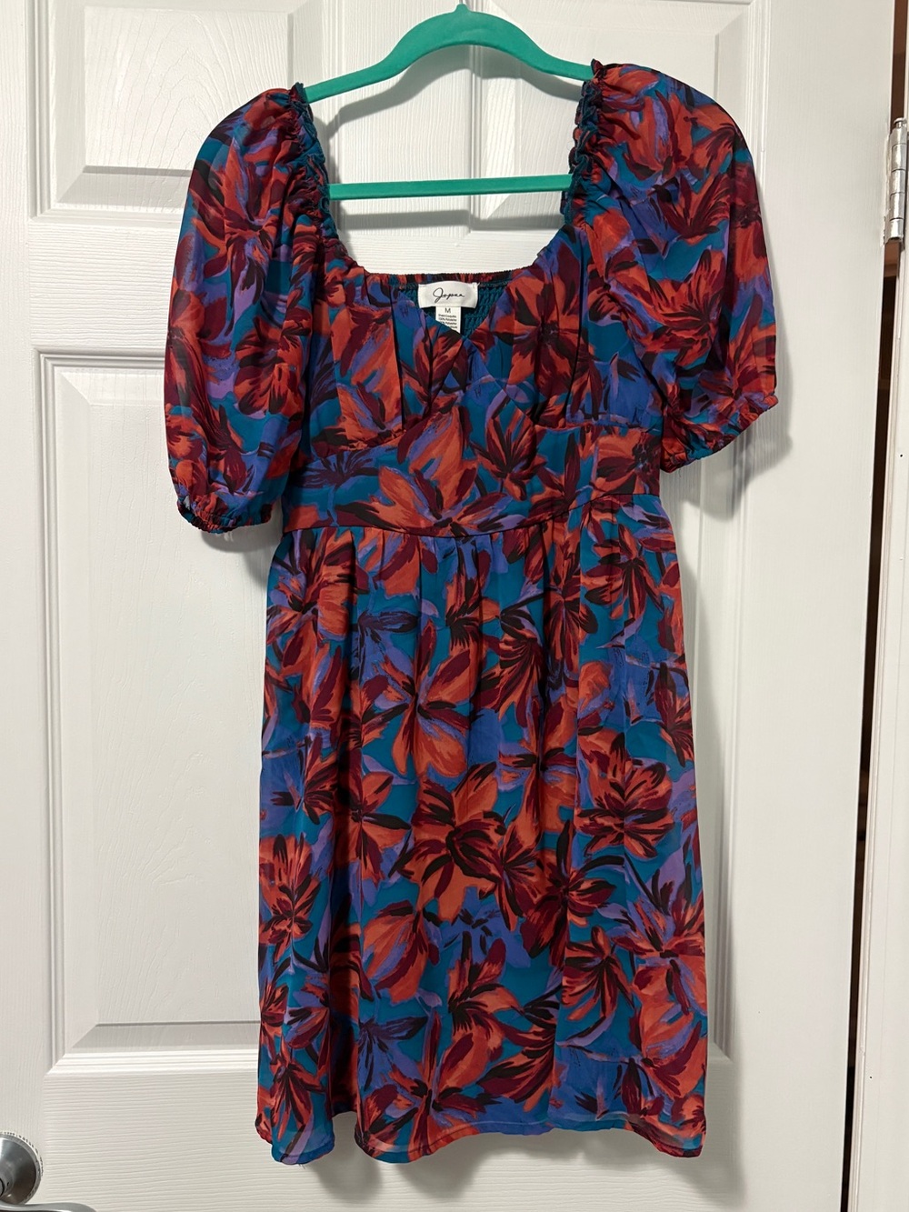 Floral puff sleeve dress